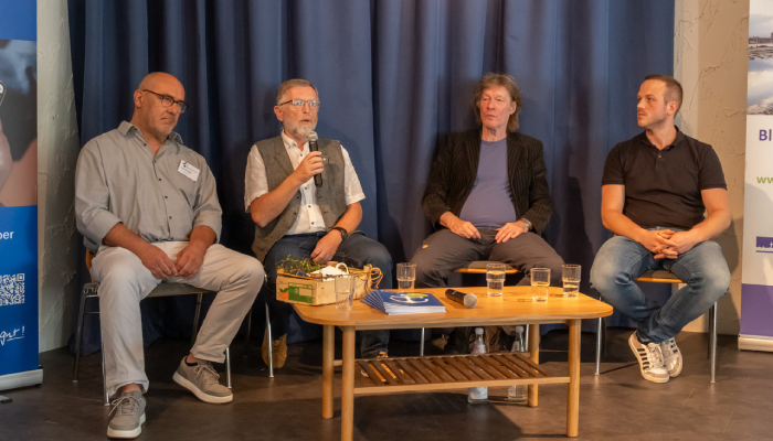 v.l.: Ingo Gütinger (2. Vors. Blaues Köln e.V.), Jürgen Zielke Reinhard (1. Vors. Blaues Kreuz Landesverband Rheinland), Gerd Köster, Christian Look (Standortleiter Blaues Kreuz Zentrum Köln)